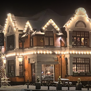 SNOWY RESTAURANT